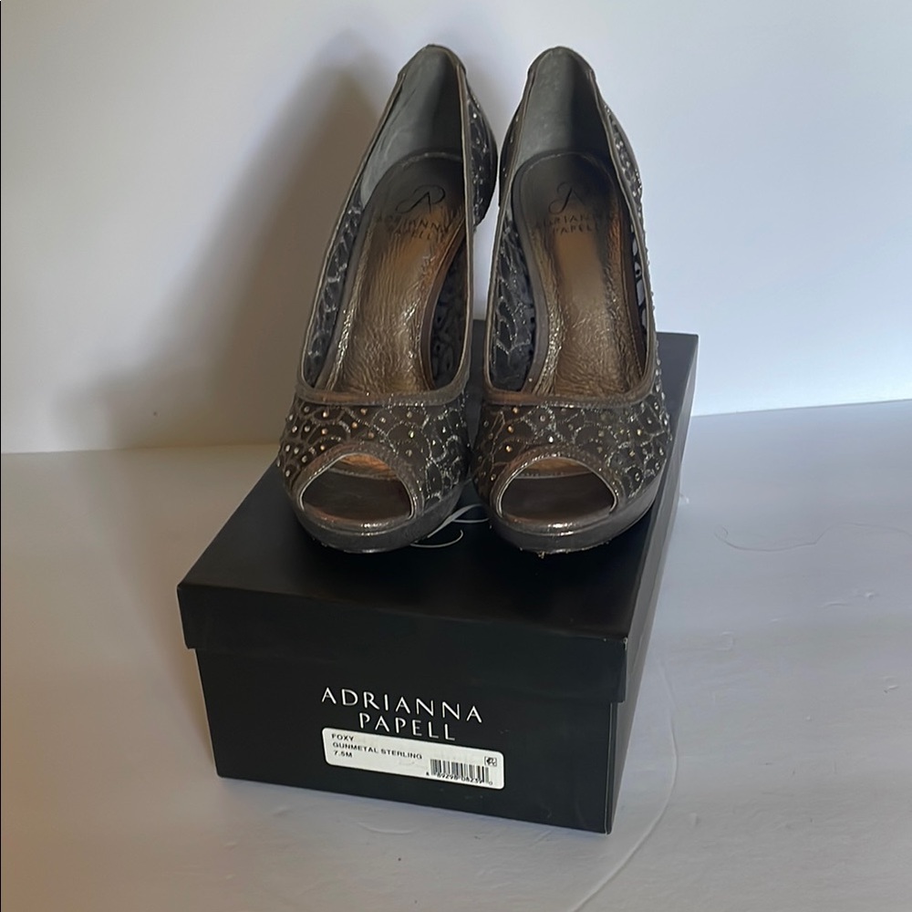 Adrianna Papell Gray Elegant Heels